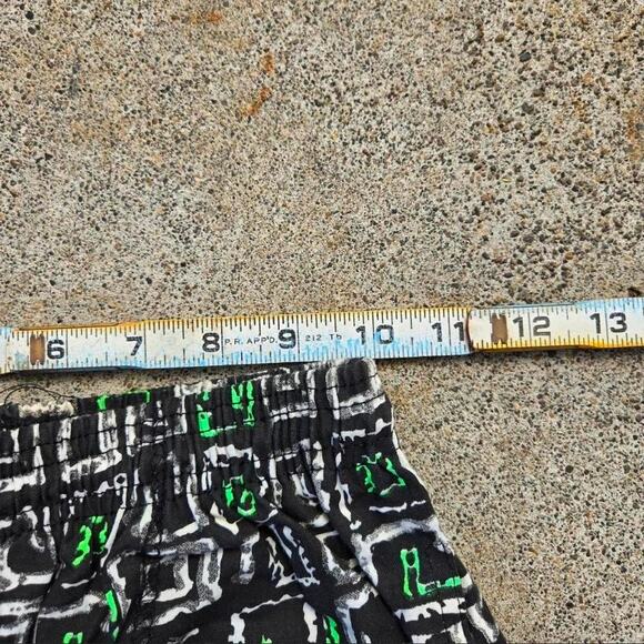 Vtg 80s 90s GECKO Abstract Geometric All Over Print Surf Shorts Youth Med USA - Picture 4 of 5